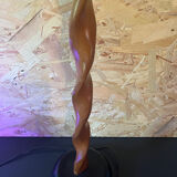 Pied de lampe torsadé en bois