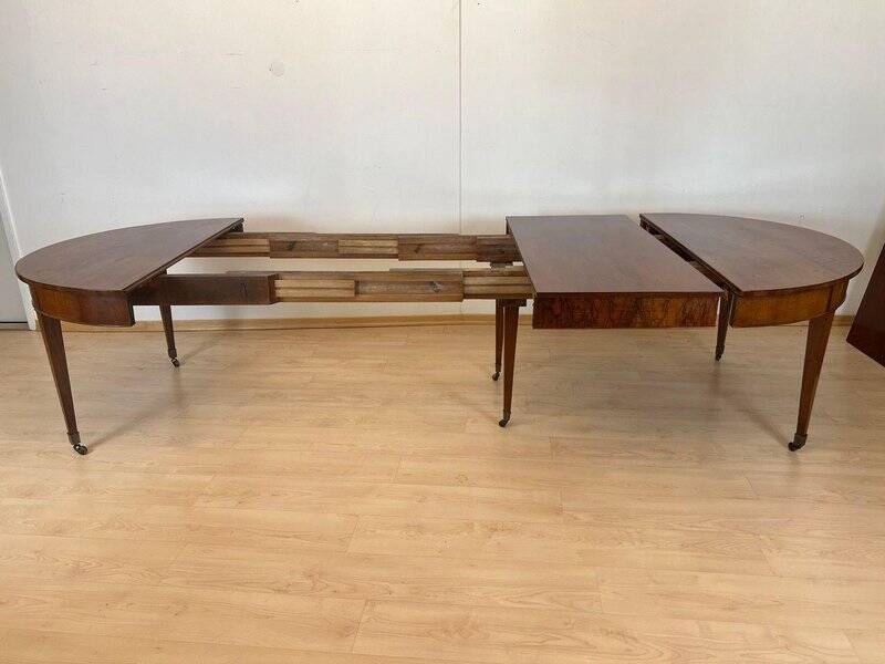 Swiss Biedermeier Extendable Dining Table in Walnut and Brass, 1820s