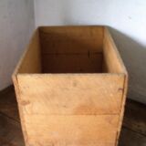 VAT 69 whisky wooden box