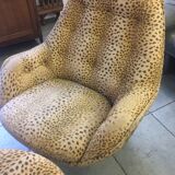 Armchair and ottoman / coffee table karate model Michel Cadestin for Airborne