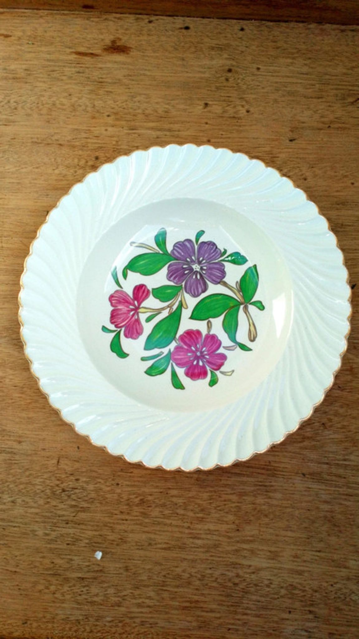Serving dish flower pattern