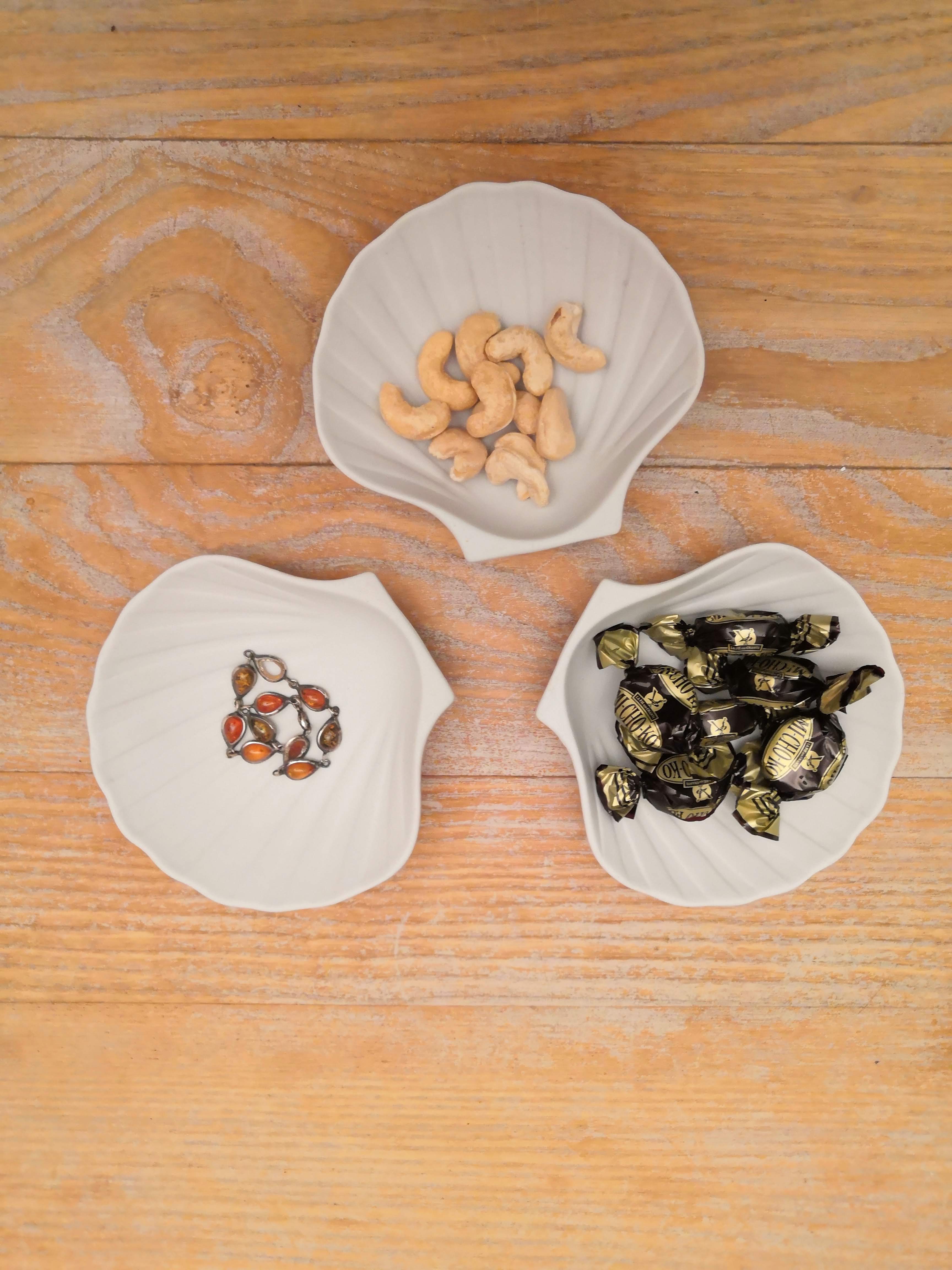 Ceramic bowls