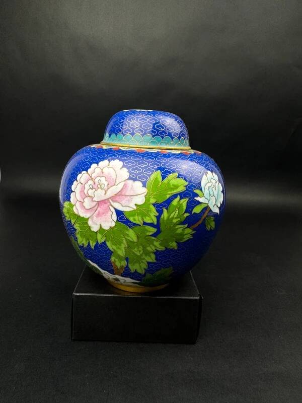 Chinese cloisonné vase decorated with peonies on a blue background, height 15 cm