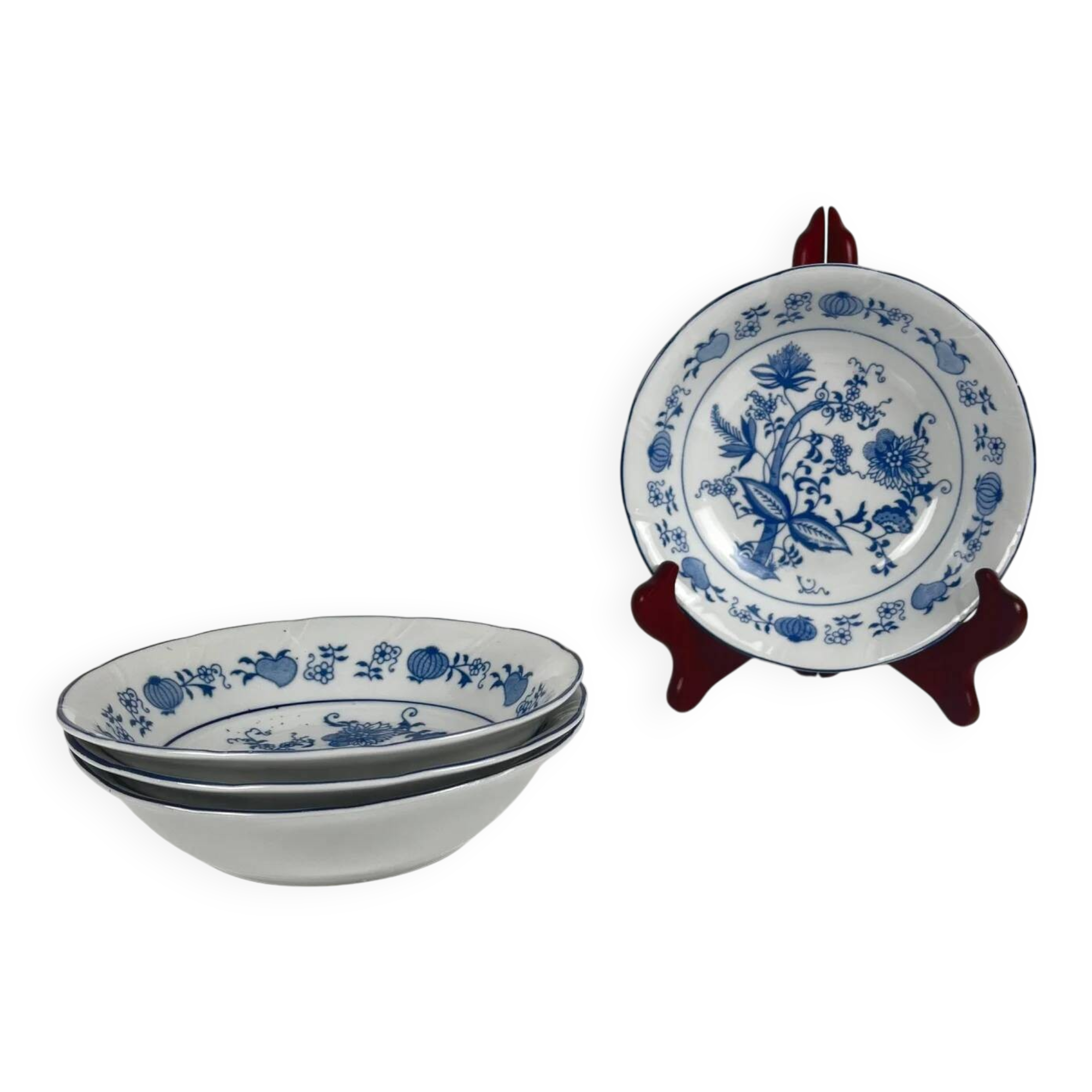 4 bowls / small dishes with blue onion pattern
