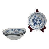 4 bowls / small dishes with blue onion pattern