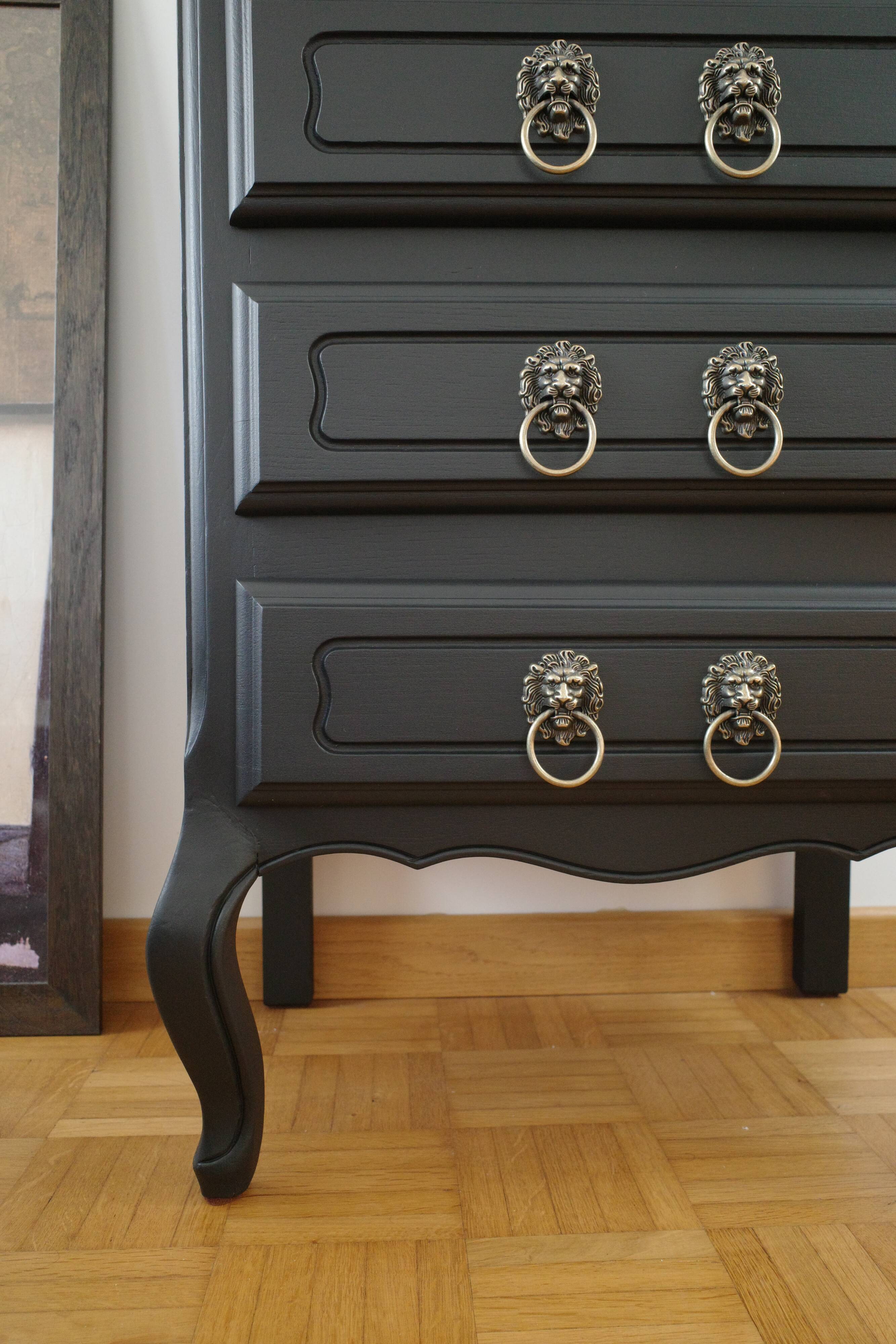 Vintage black chest of drawers