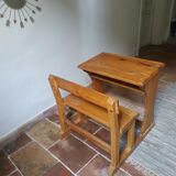 Child desk in solid pine 70s