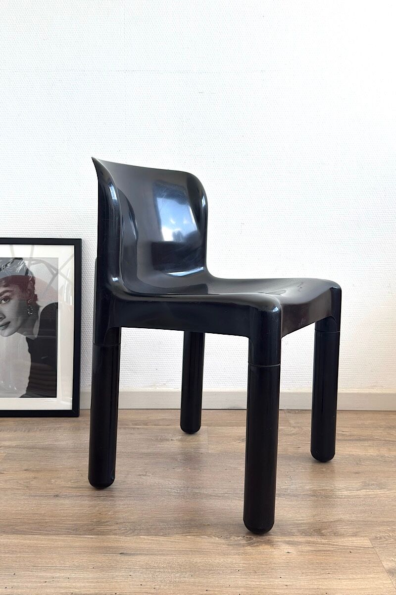 Kartell chair 4875 designed by Carlo Bartoli