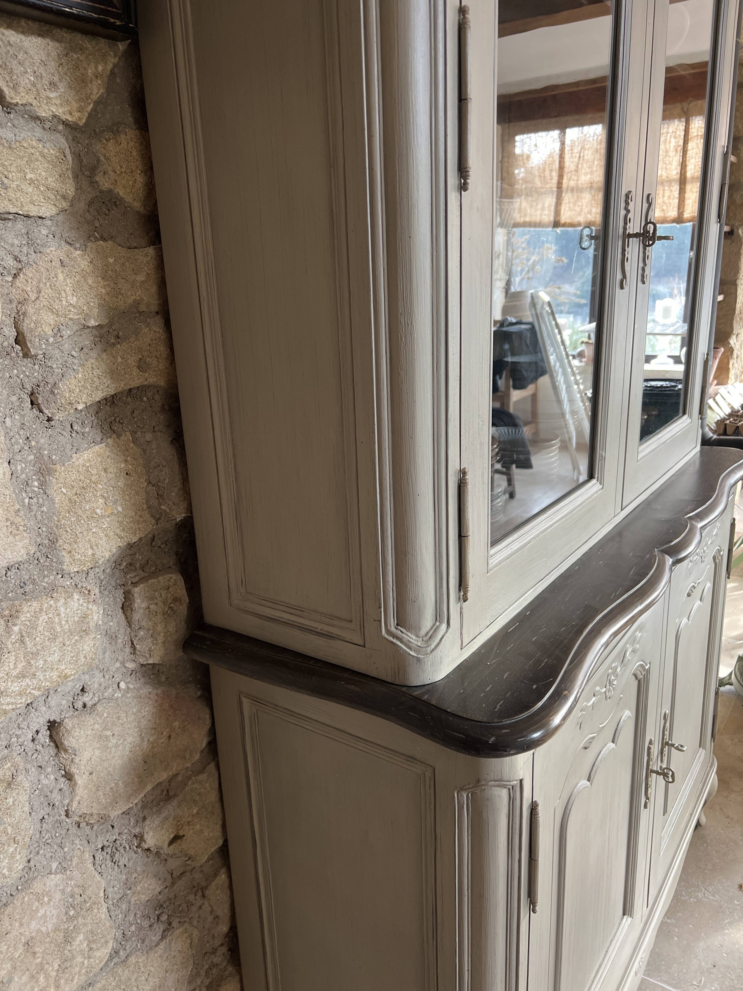 Charming vintage display cabinet in greige solid wood, castle charm.