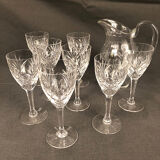 Broc et huit verres à eau, Cristal Saint-louis modèle Chantilly