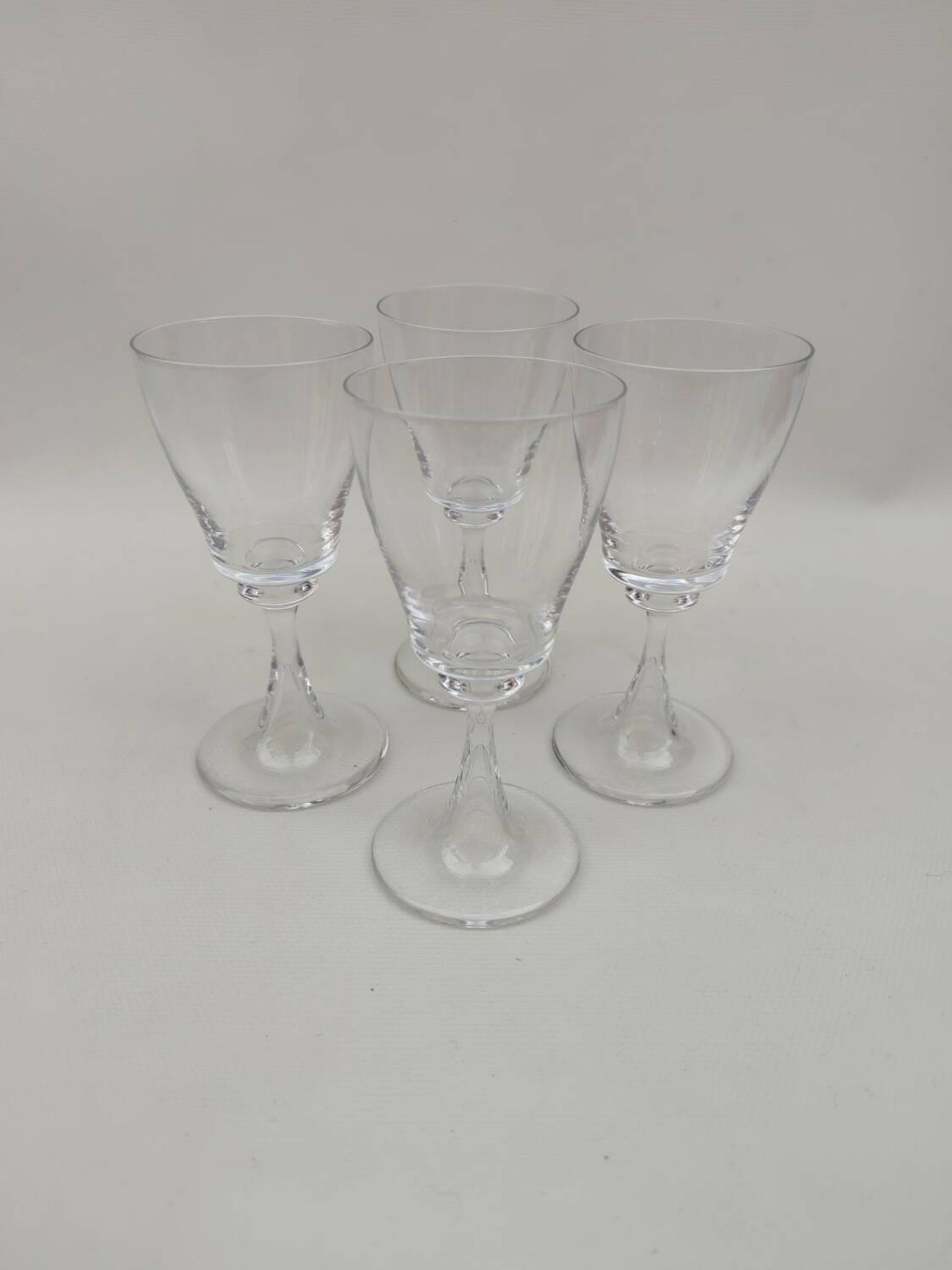 4 verres en cristal Daum, modèle Fleurus. Années 70.