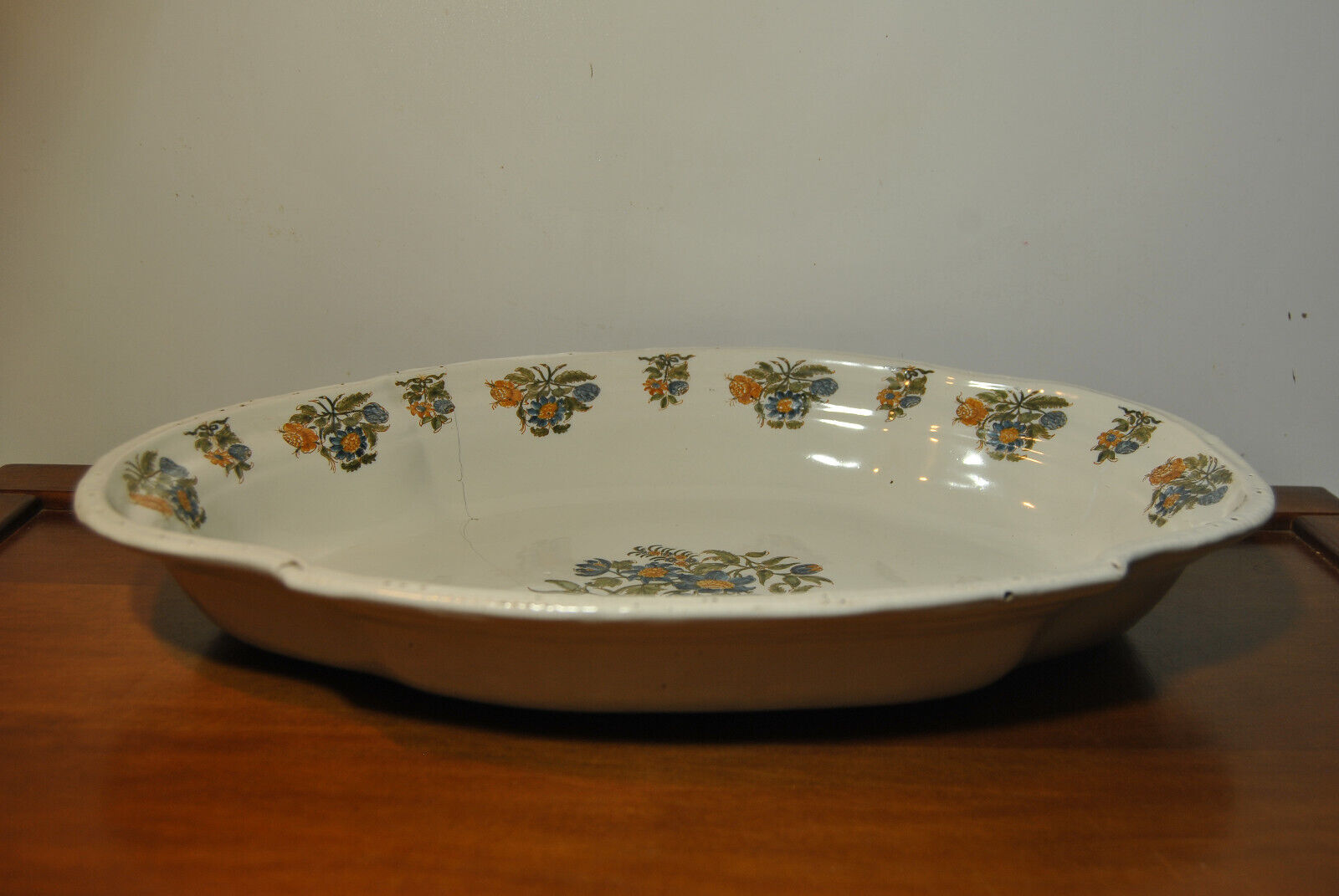 Flat ewer basin earthenware Moustiers Sud France 18th century flower solanée