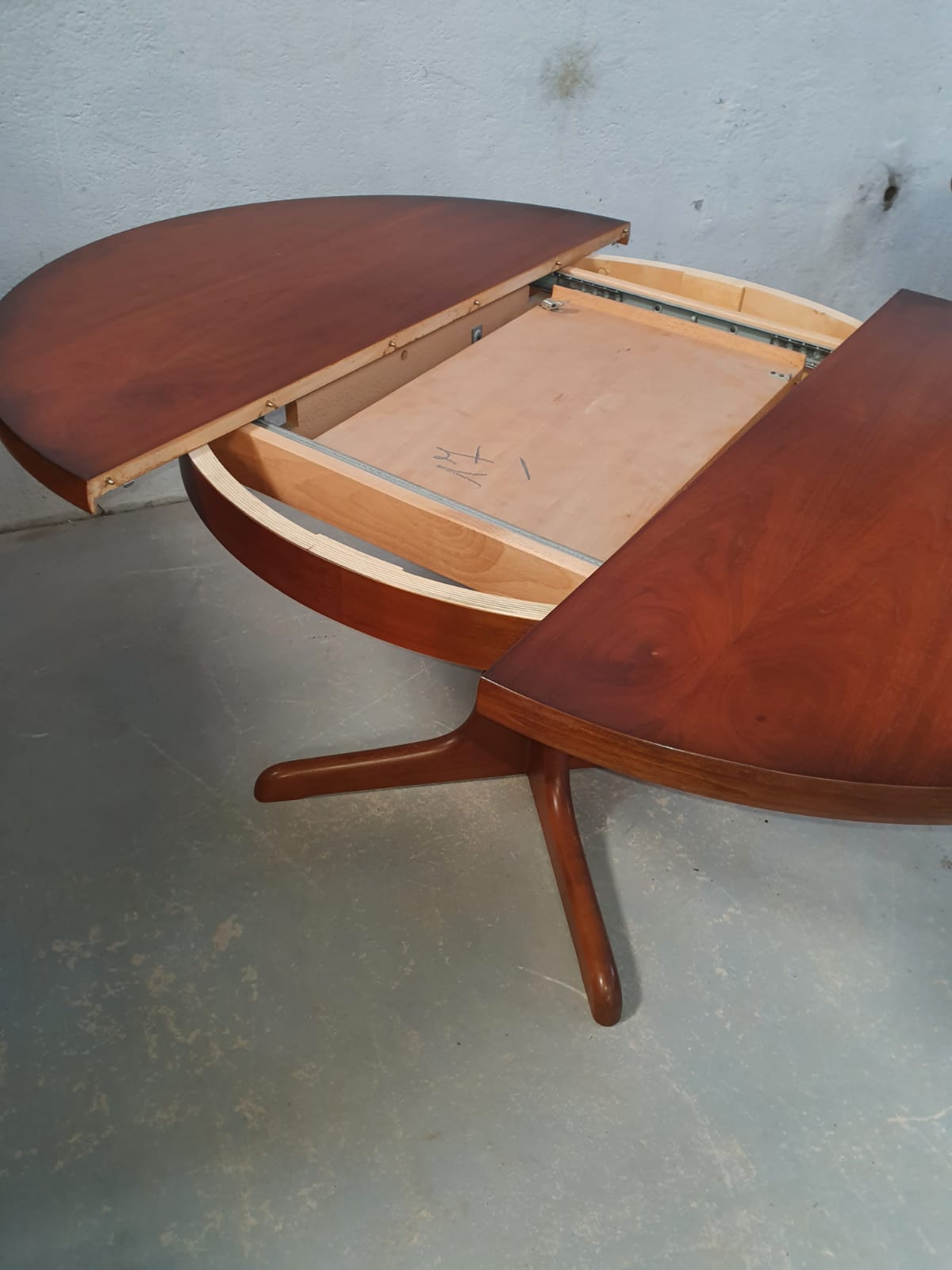 Table ronde extensible baumann en merisier