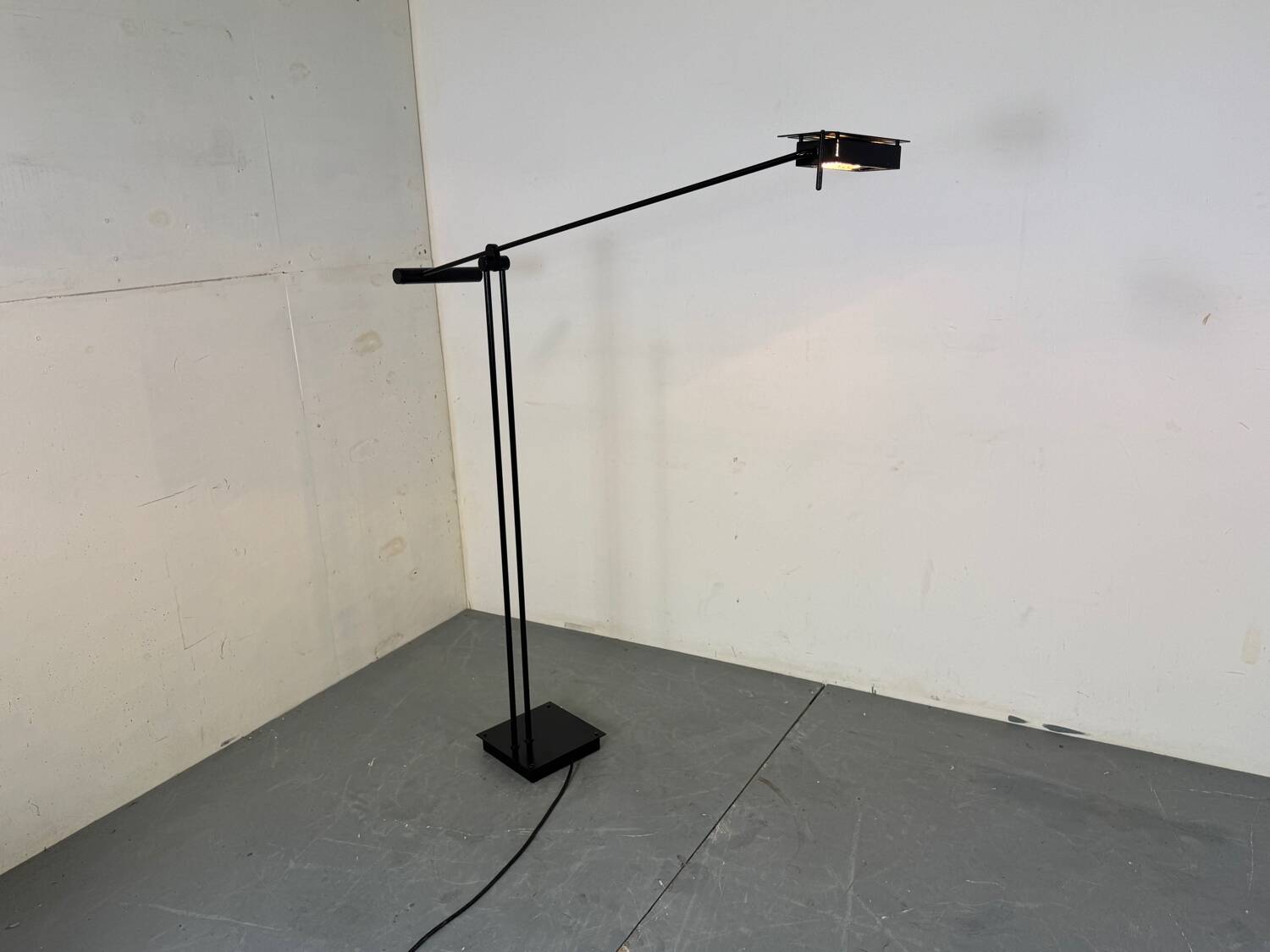 Iconic Black Samurai Floor Lamp by Shigeaki Asahari for Stilnovo, 1980