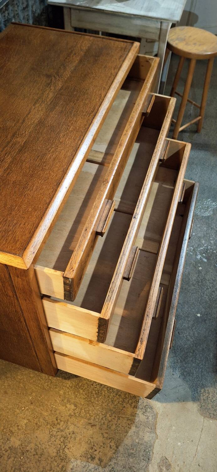 Vintage chest of drawers
