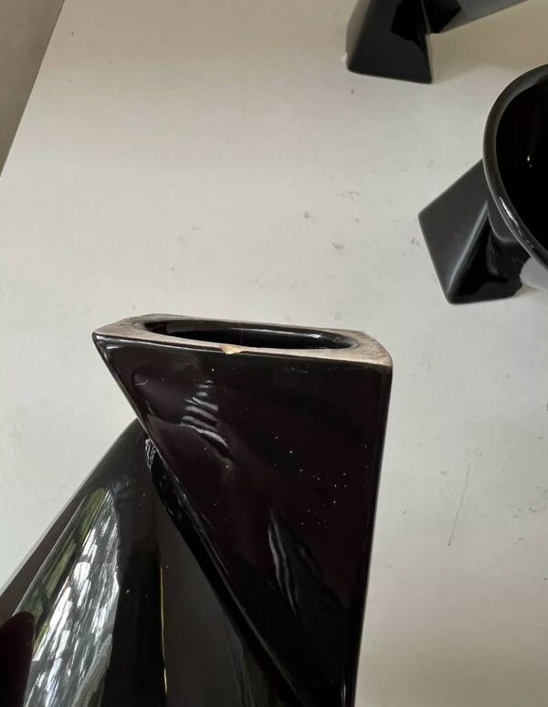 Tasses à café noires design Pierre Casenove Studio Salins style Memphi