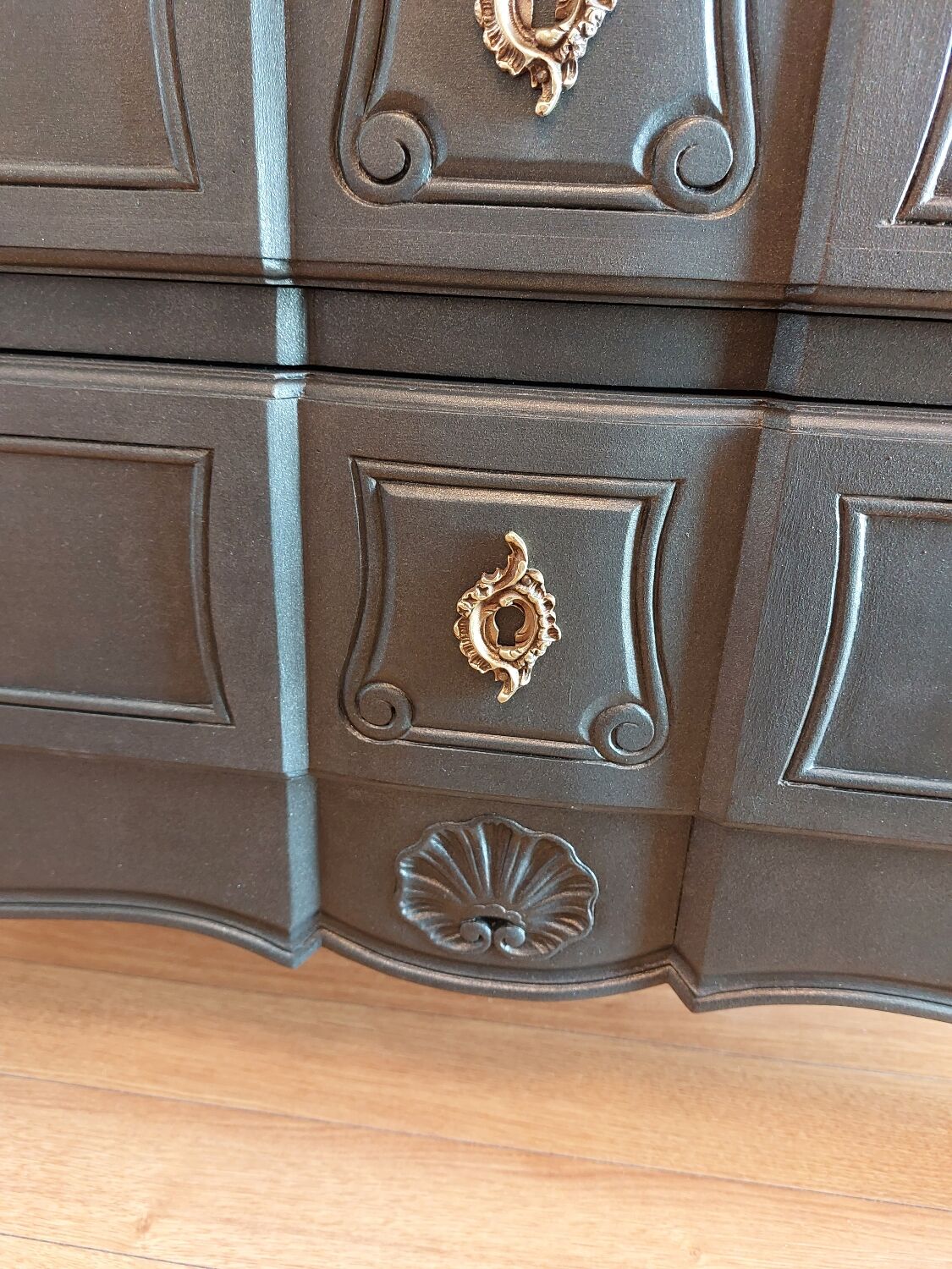 Louis XV lacquered chest of drawers black steel