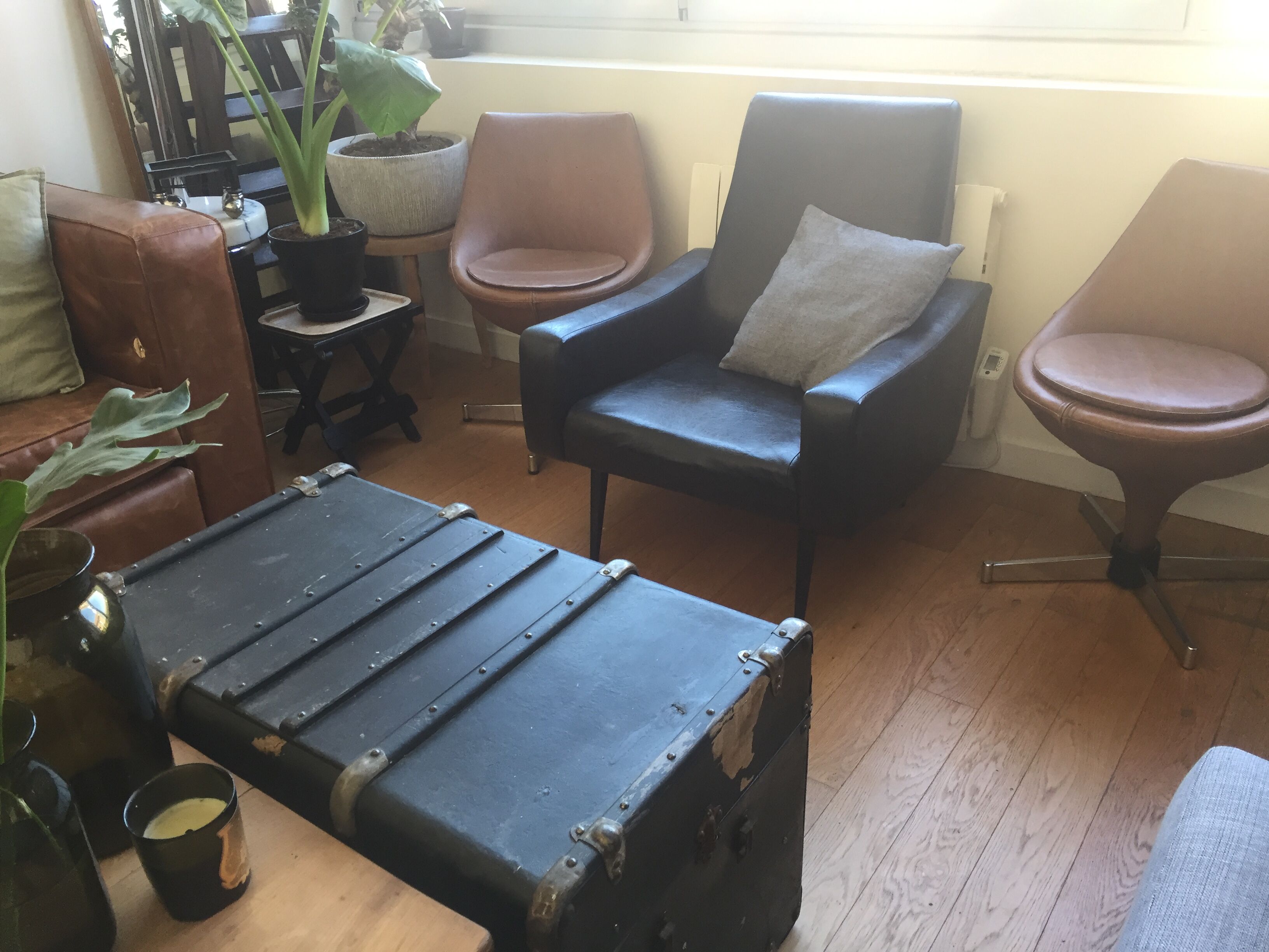 Armchair 60s black skai
