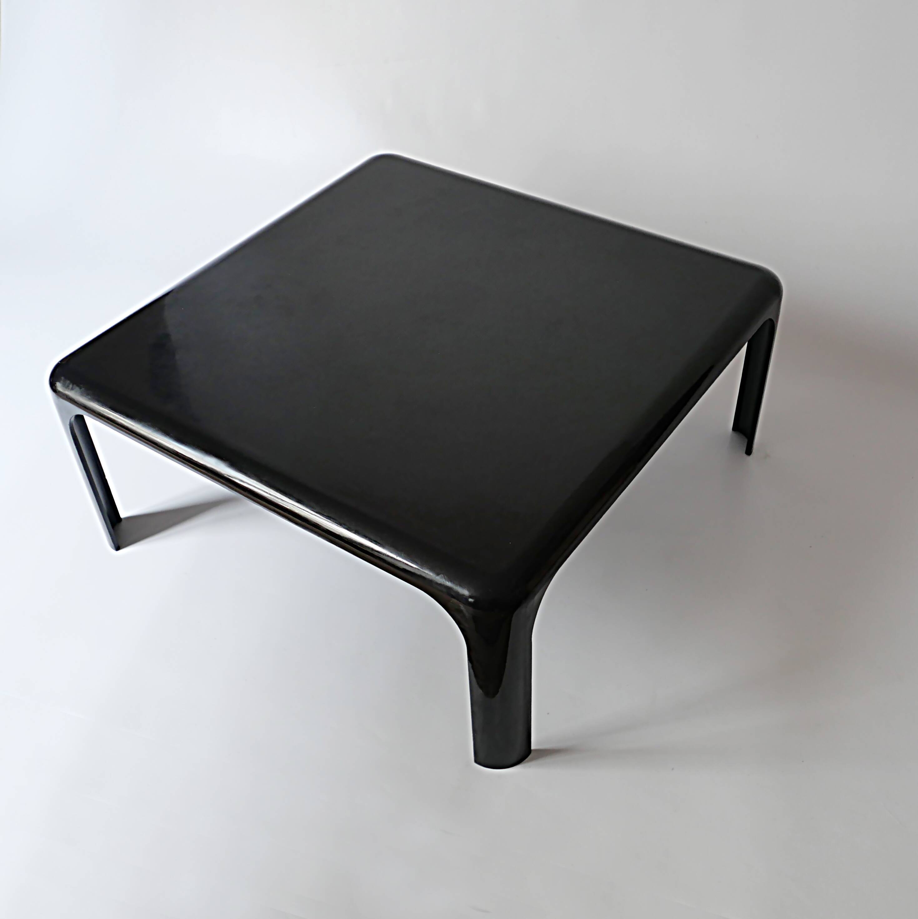Vico Magistretti coffee table 70s vintage design 1970 Artemide