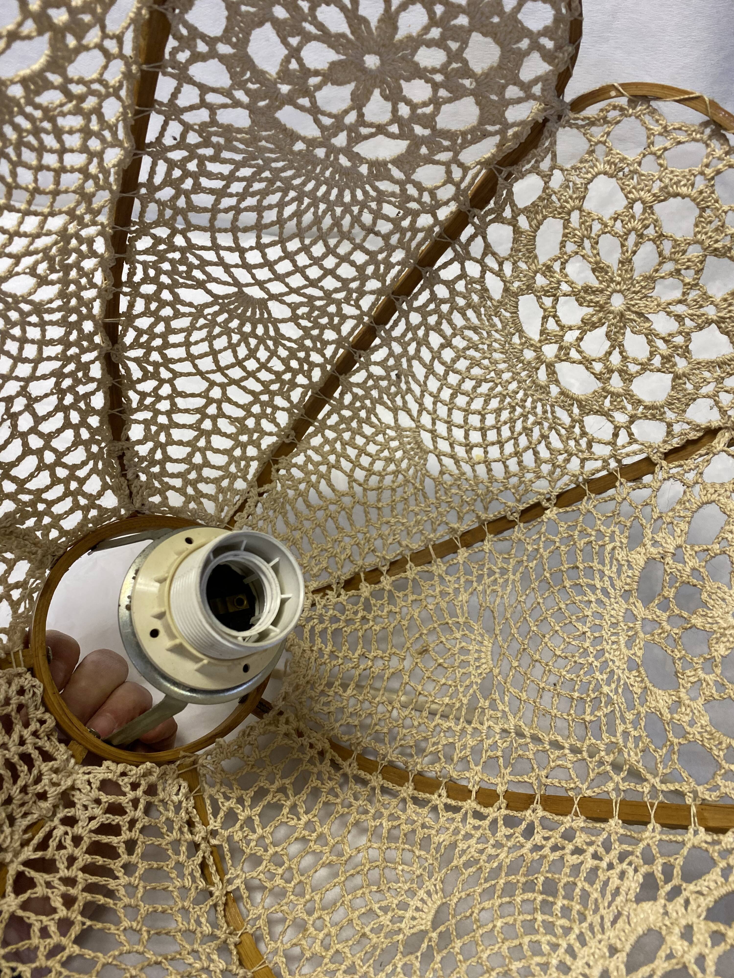 Lace and wood pendant lamp