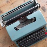 Olivetti Lettera 32 typewriter