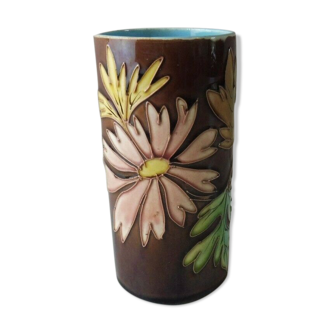 Ancien vase en barbotine, décor feuilles et fleur cloisonnées