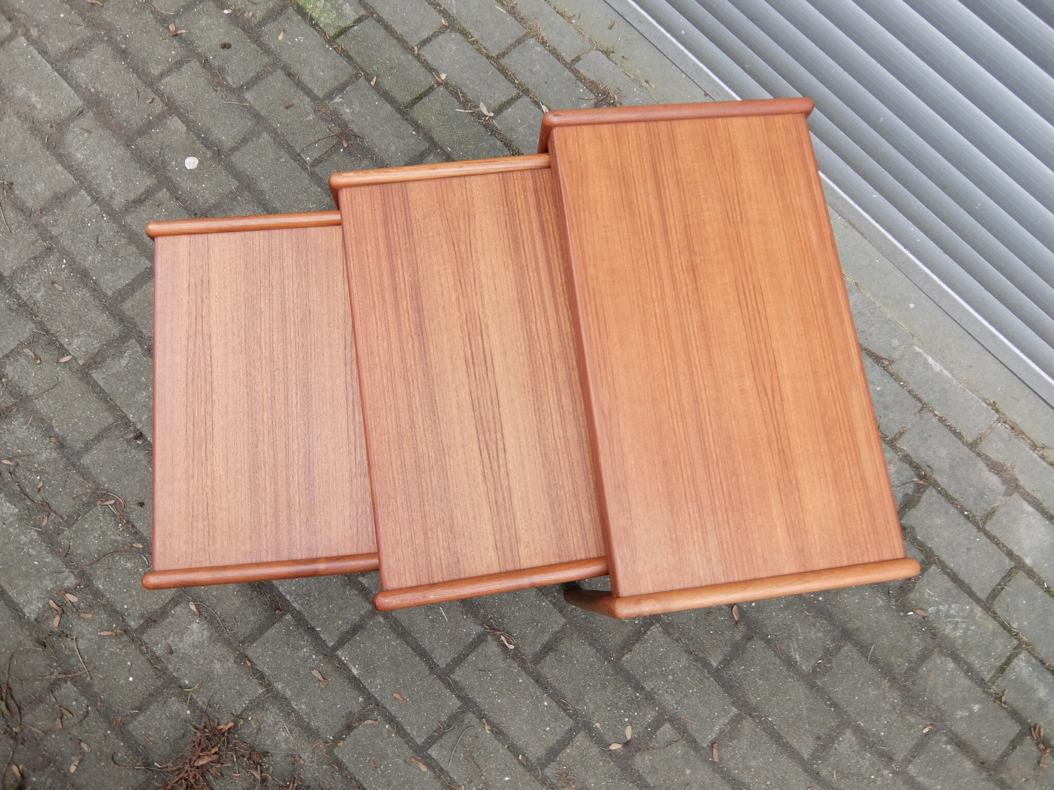 Gplan pull out tables