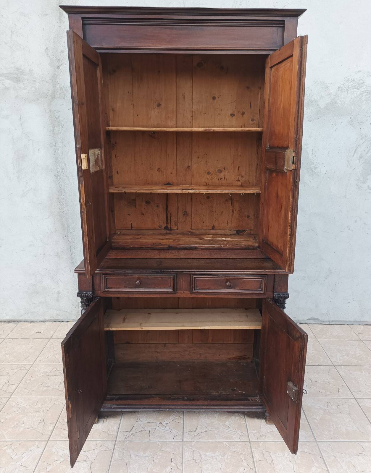 Buffet with 2 bodies Louis XIII in walnut, 19th century.
