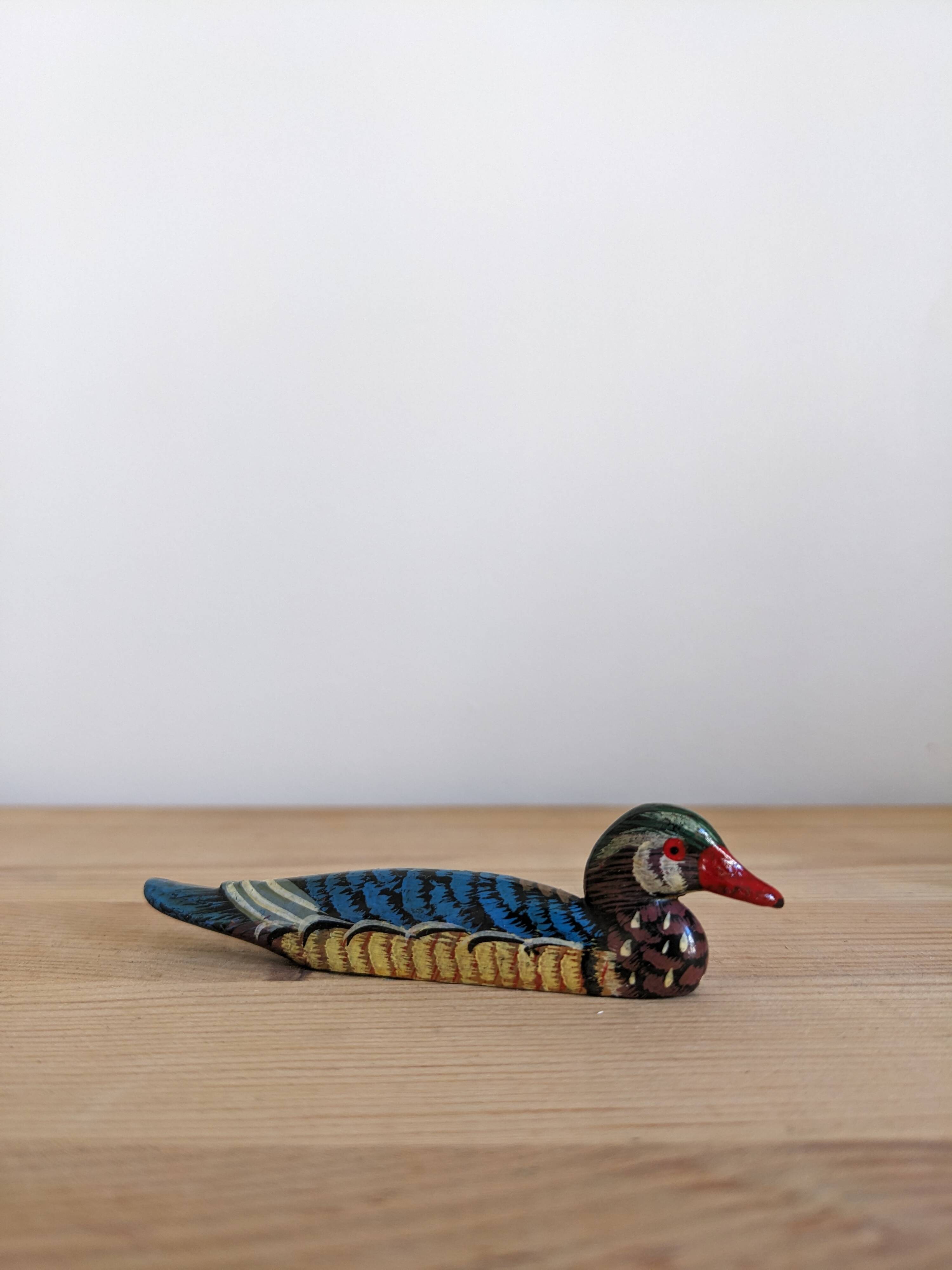 Lacquered wooden duck knife holders