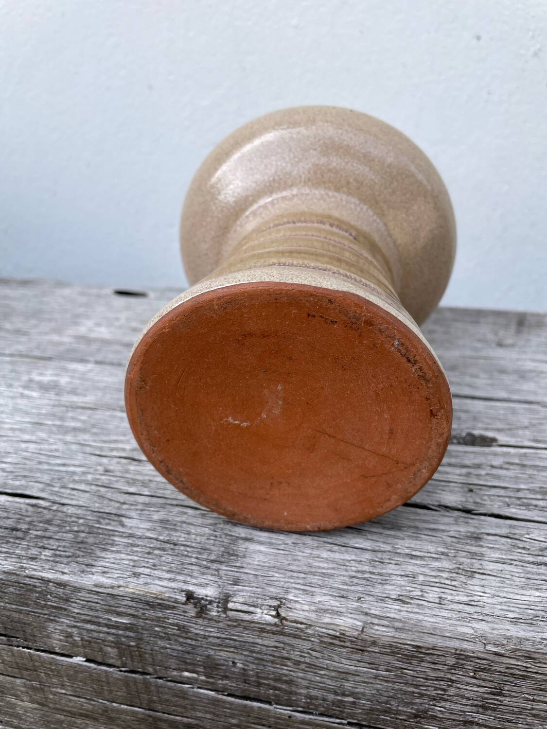 Vase en grès beige 1970