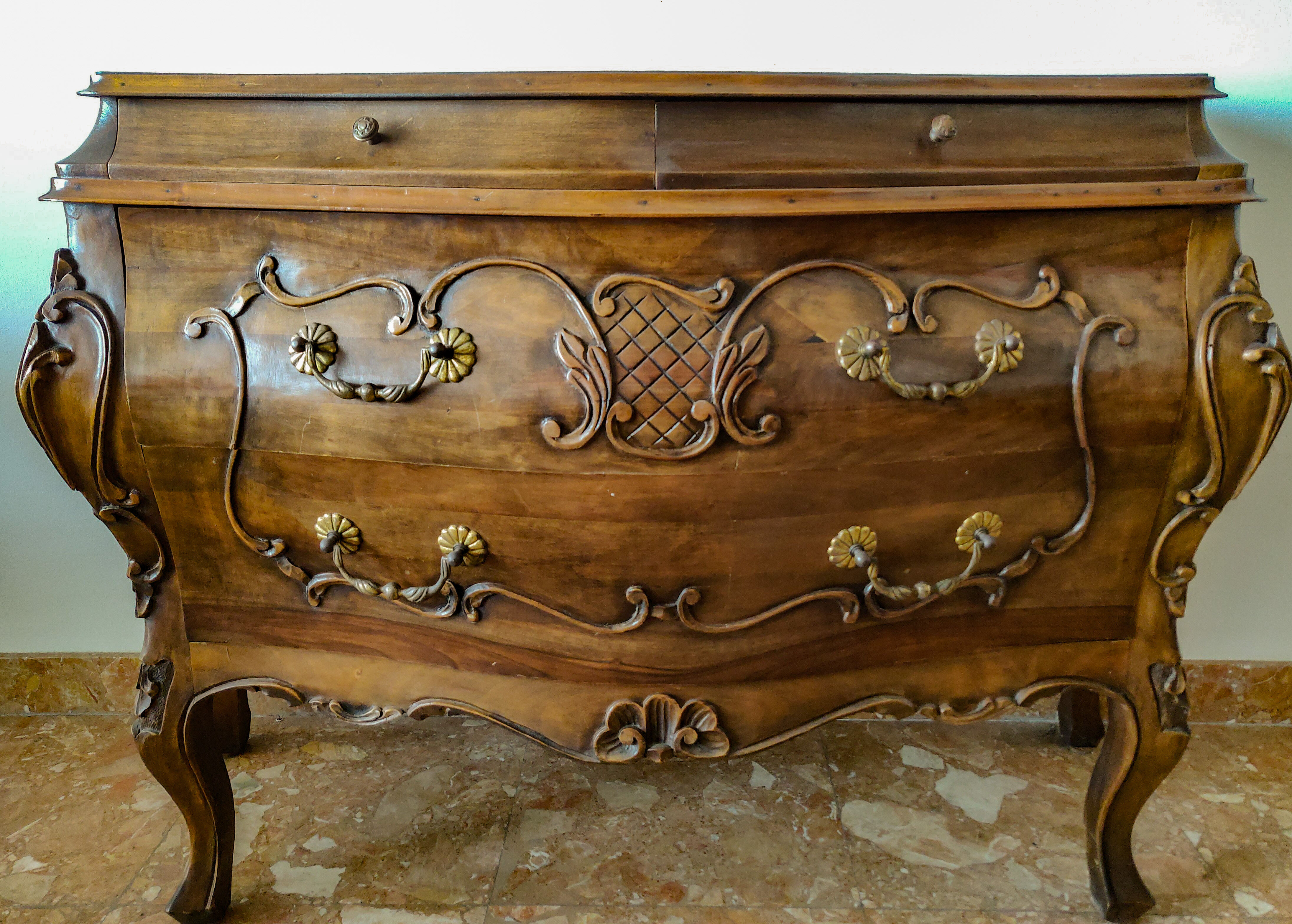 Louis XV dresser