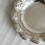 Small openwork bowl in engraved metal