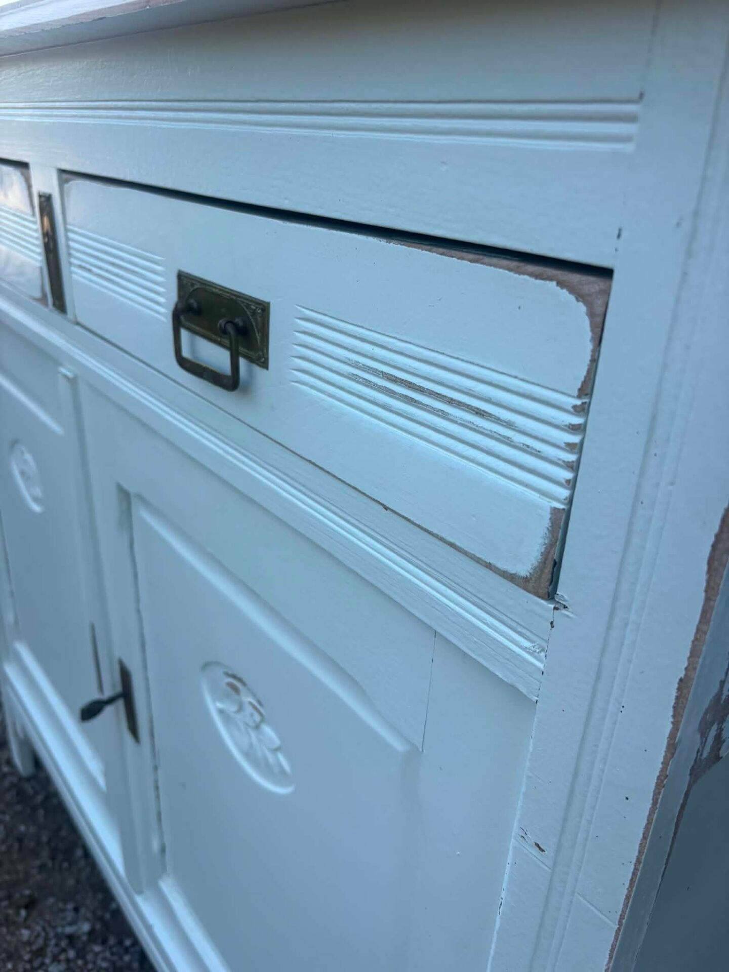 Old buffet revamped – chic vintage country style