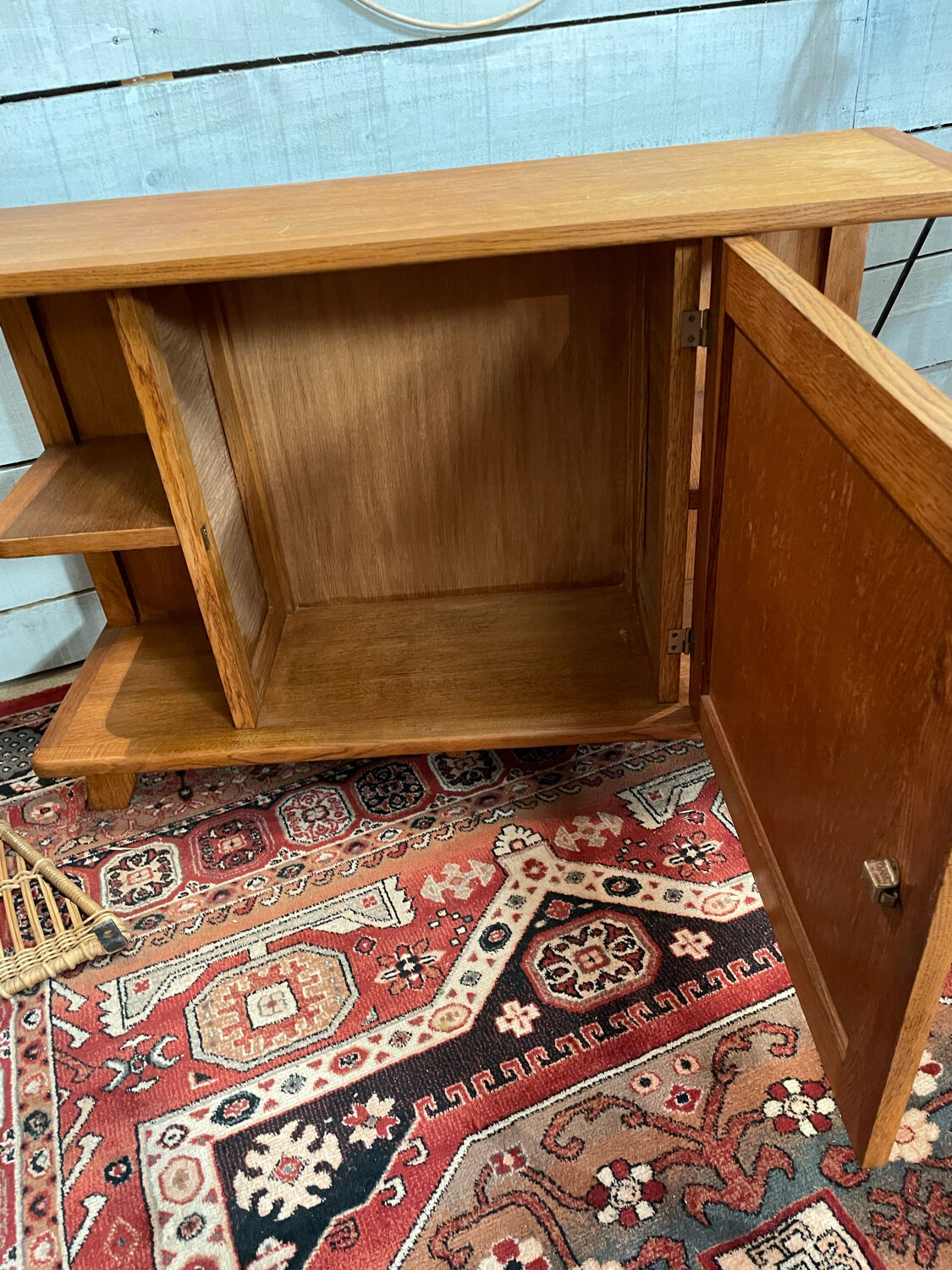 Vintage TV side stand with compass legs ep 60