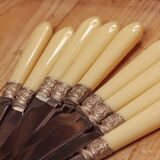 Set of 9 knives