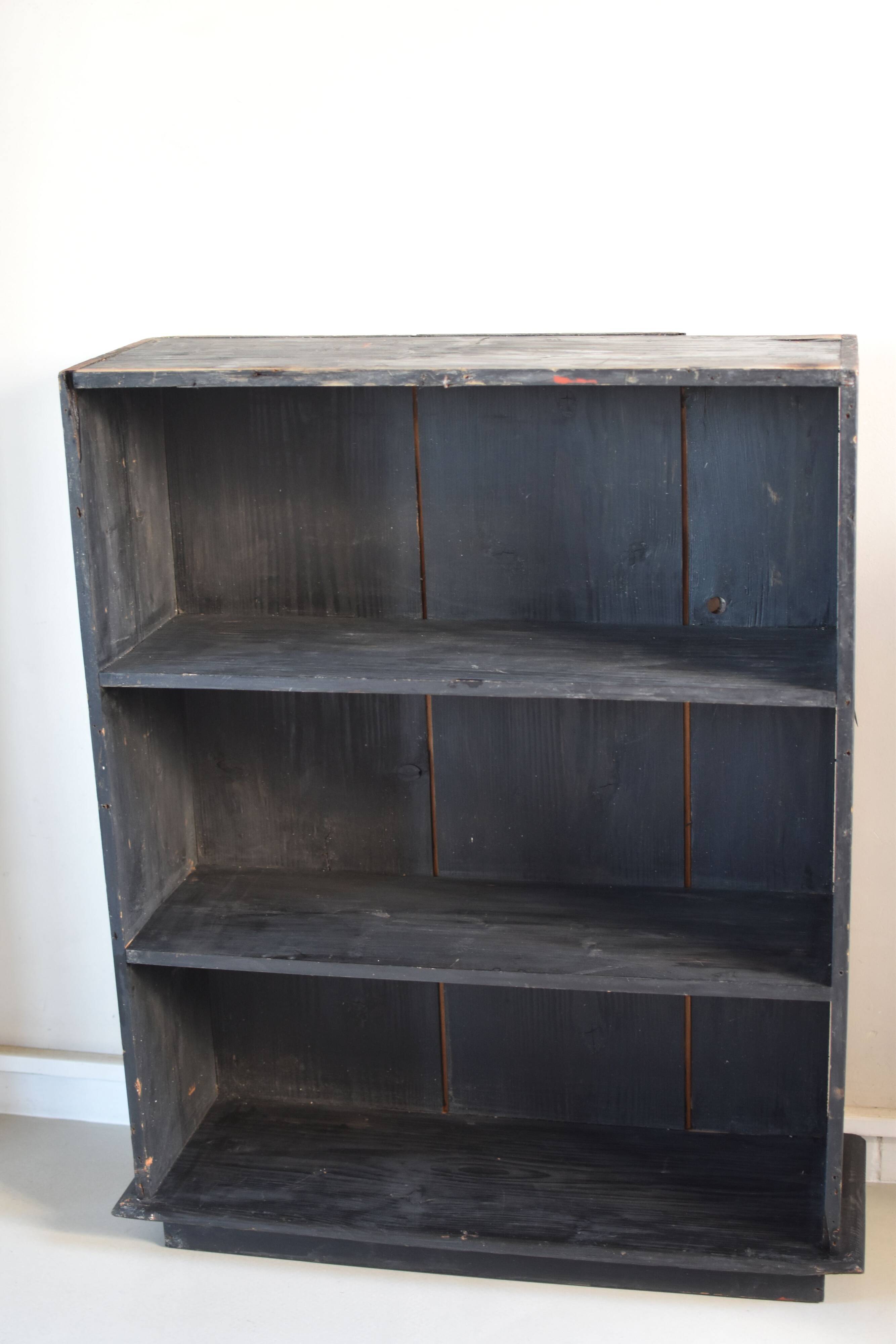Bibliothèque, meuble de rangement en bois noir