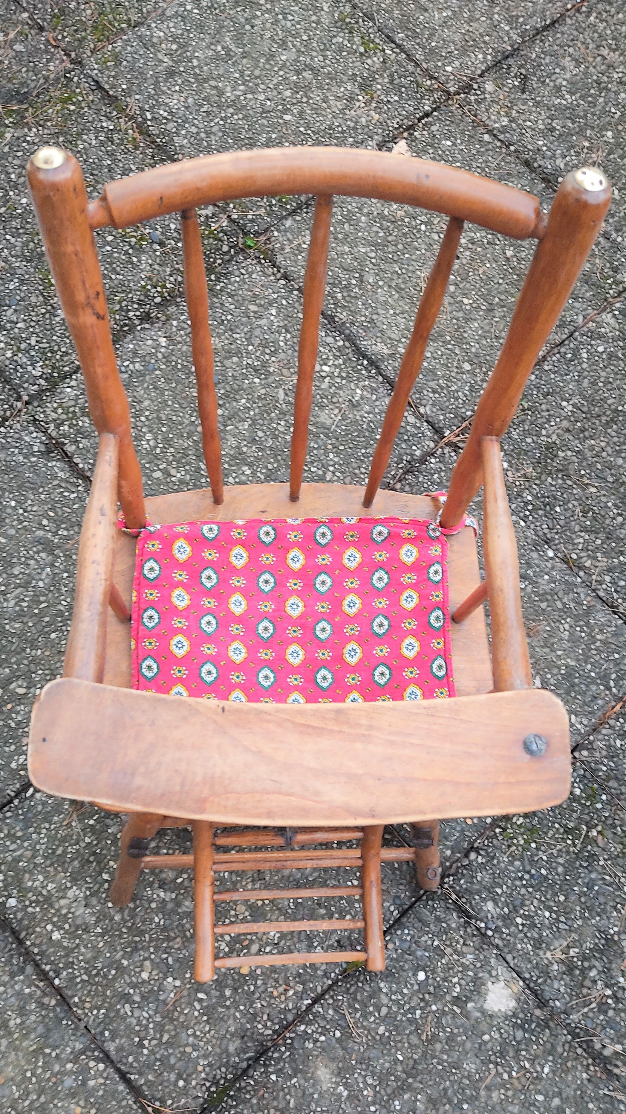 Chaise haute de bébé