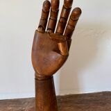 Main articulée en bois