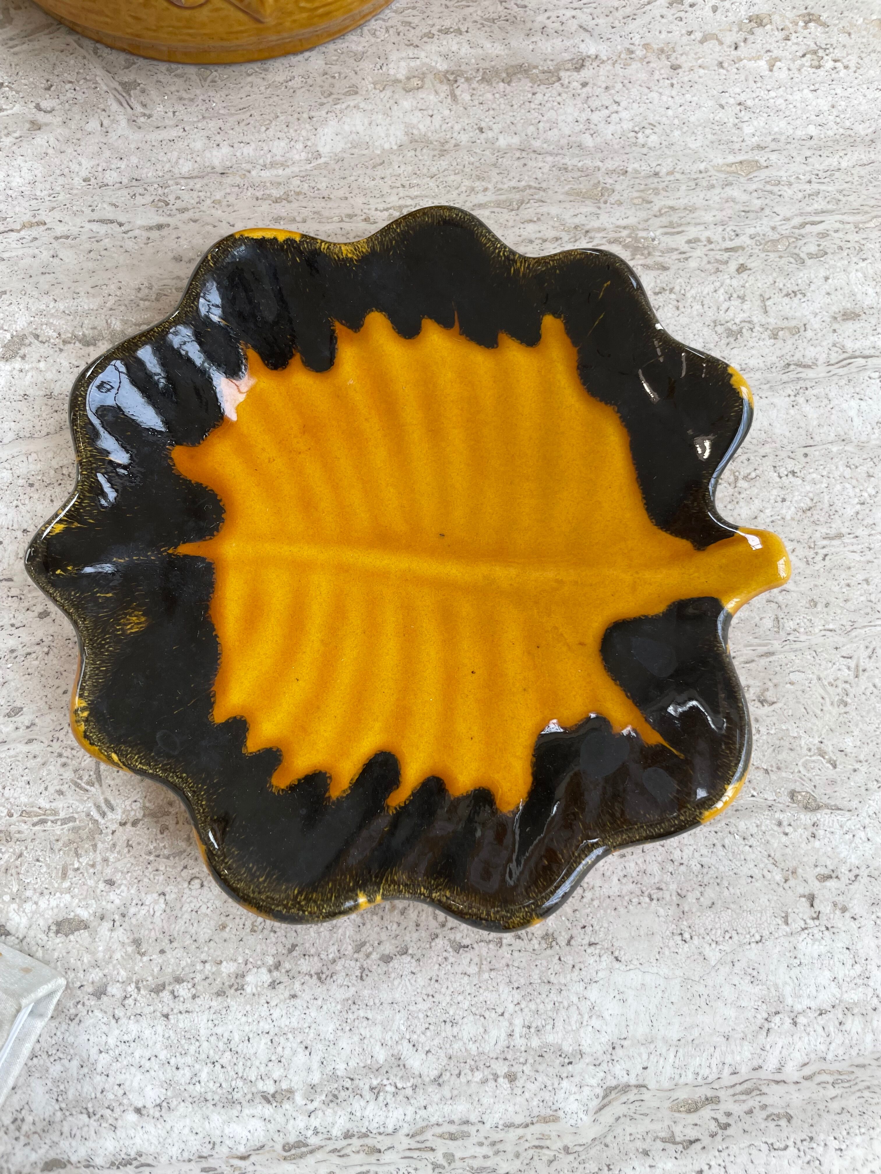 Yellow and black leaf dish