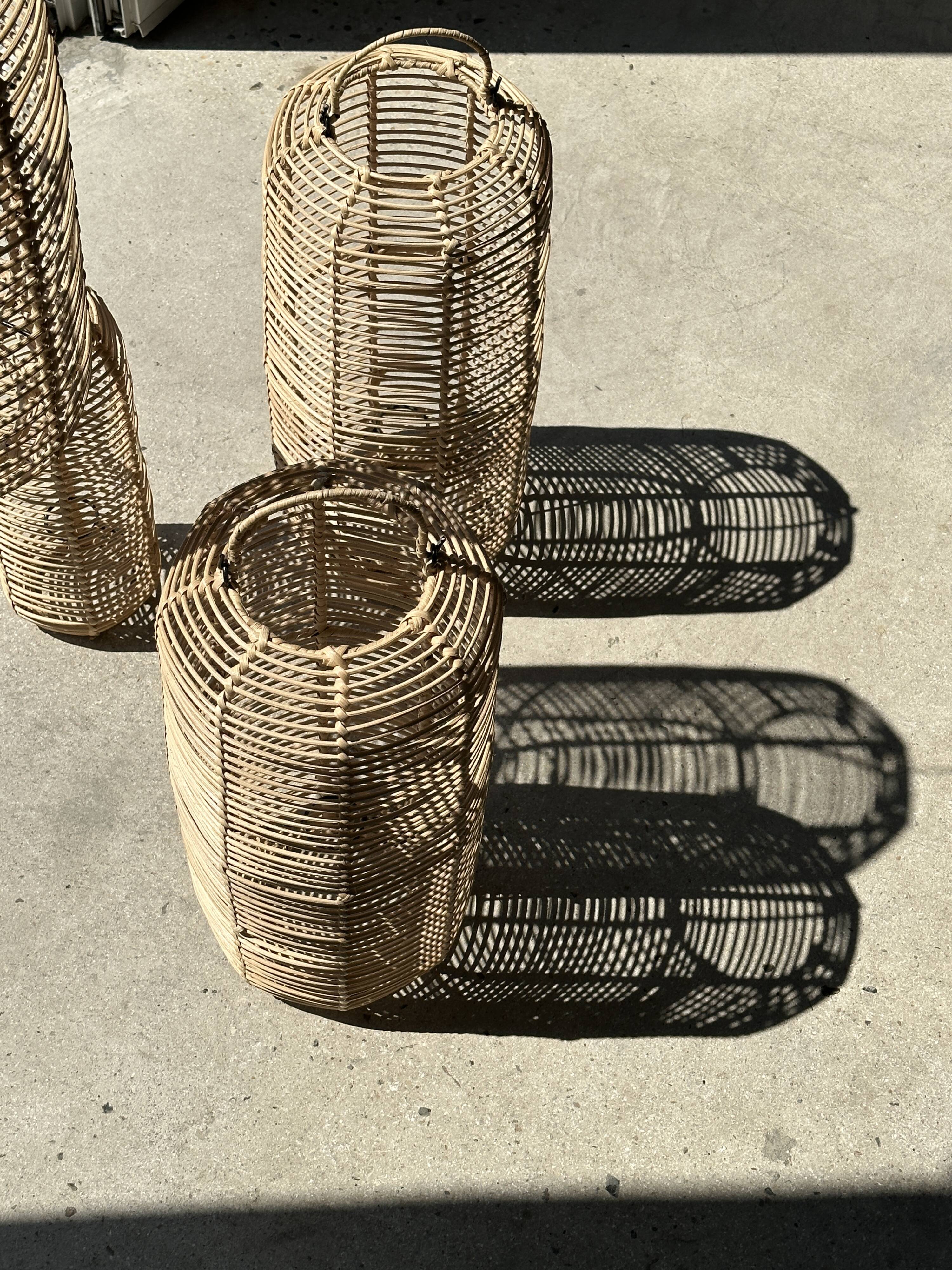 Small lantern-shaped rattan suspension H35 D15