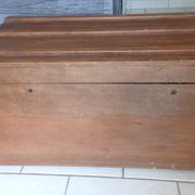 Ancien malle  de voyage militaire avec clé et étiquette en chêne