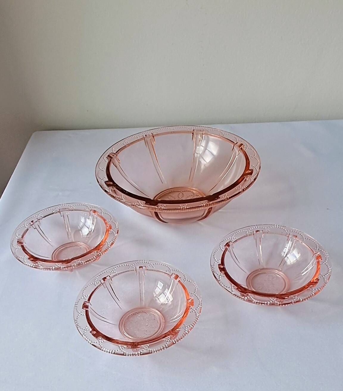 Cups and bowls 1930. Pink glass