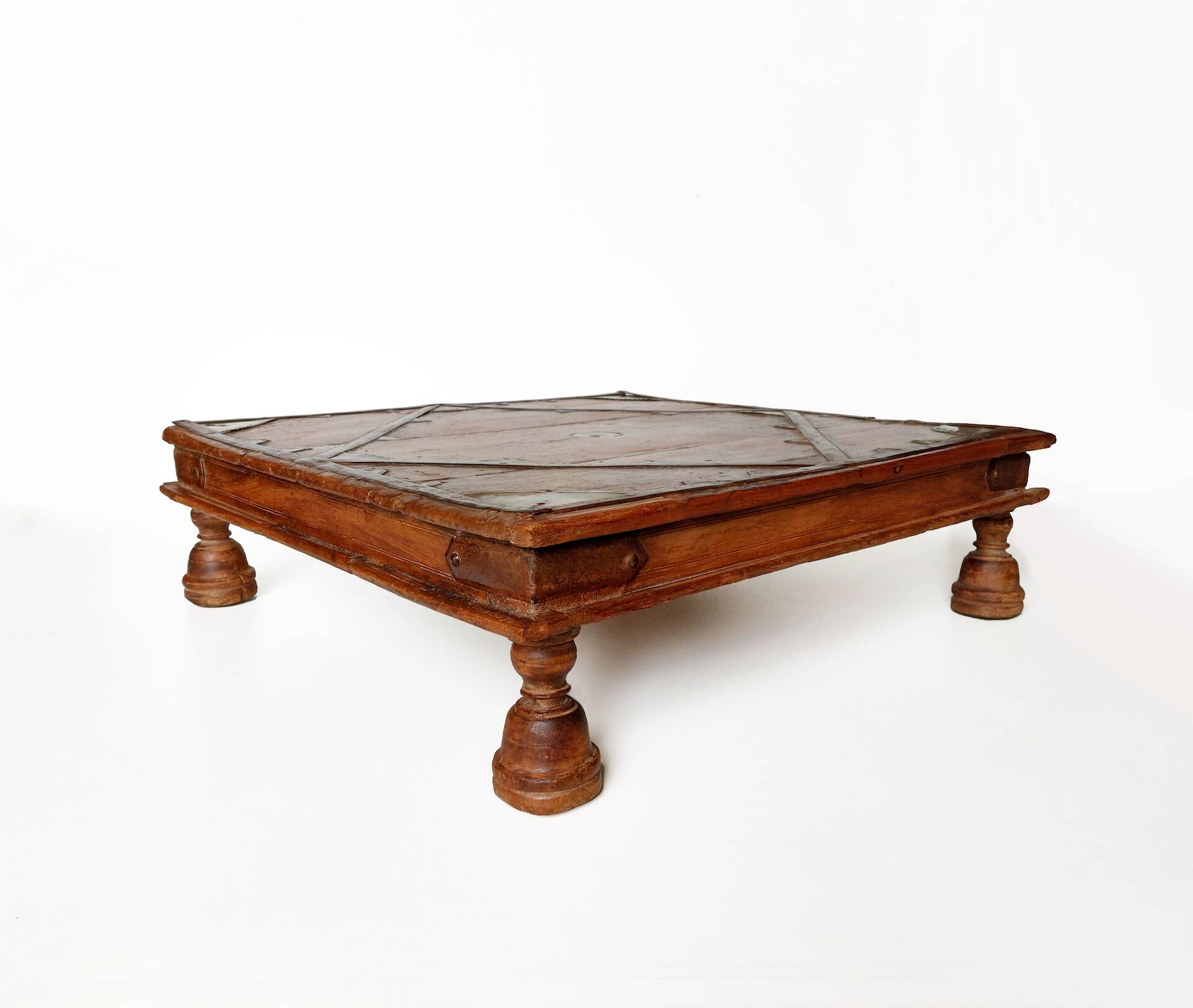 Ancient Indian ritual table of the Bajot type, wood and brass – Rajasthan