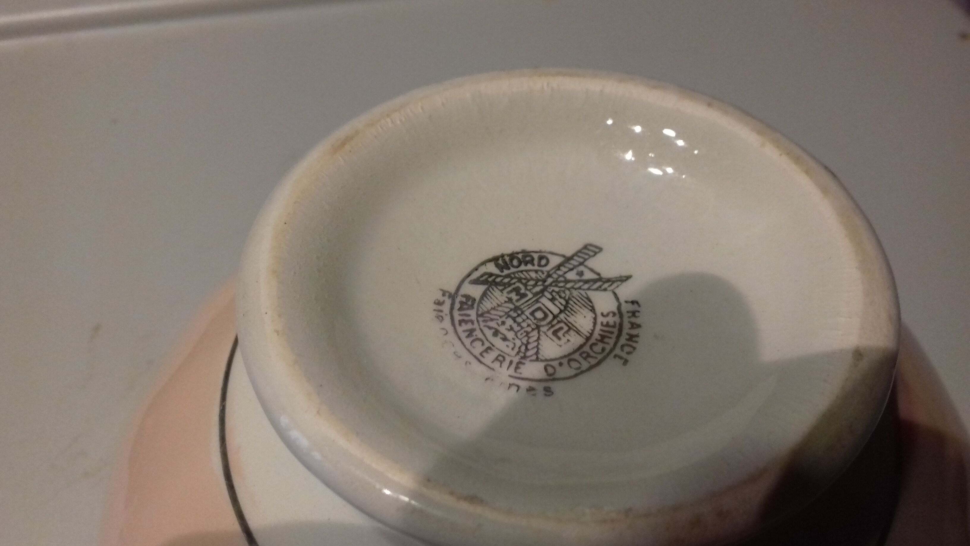 Pale pink orchie faience bowl