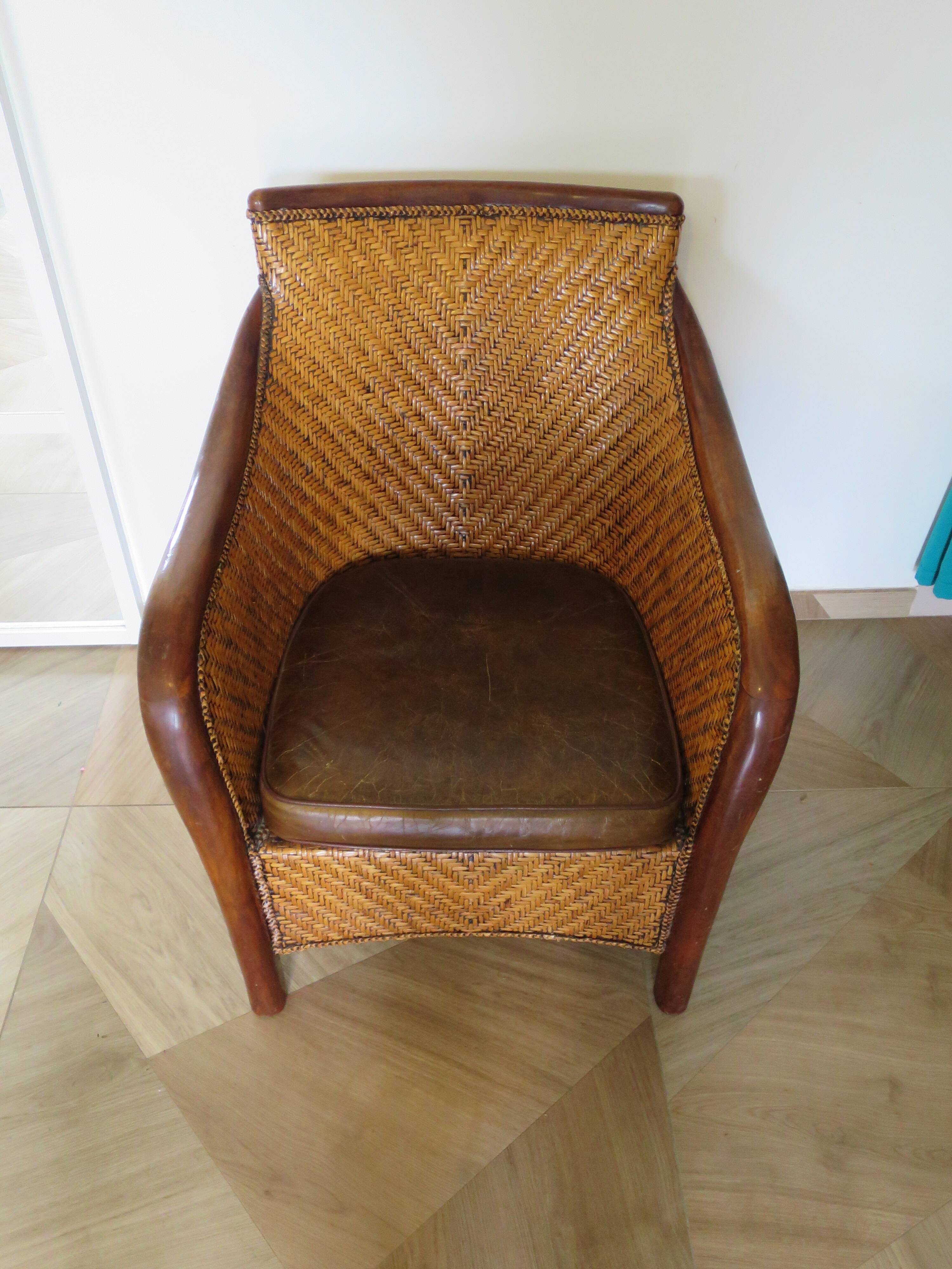 Fauteuil Style Colonial-Rotin tressé-Vintage-coussin simili cuir