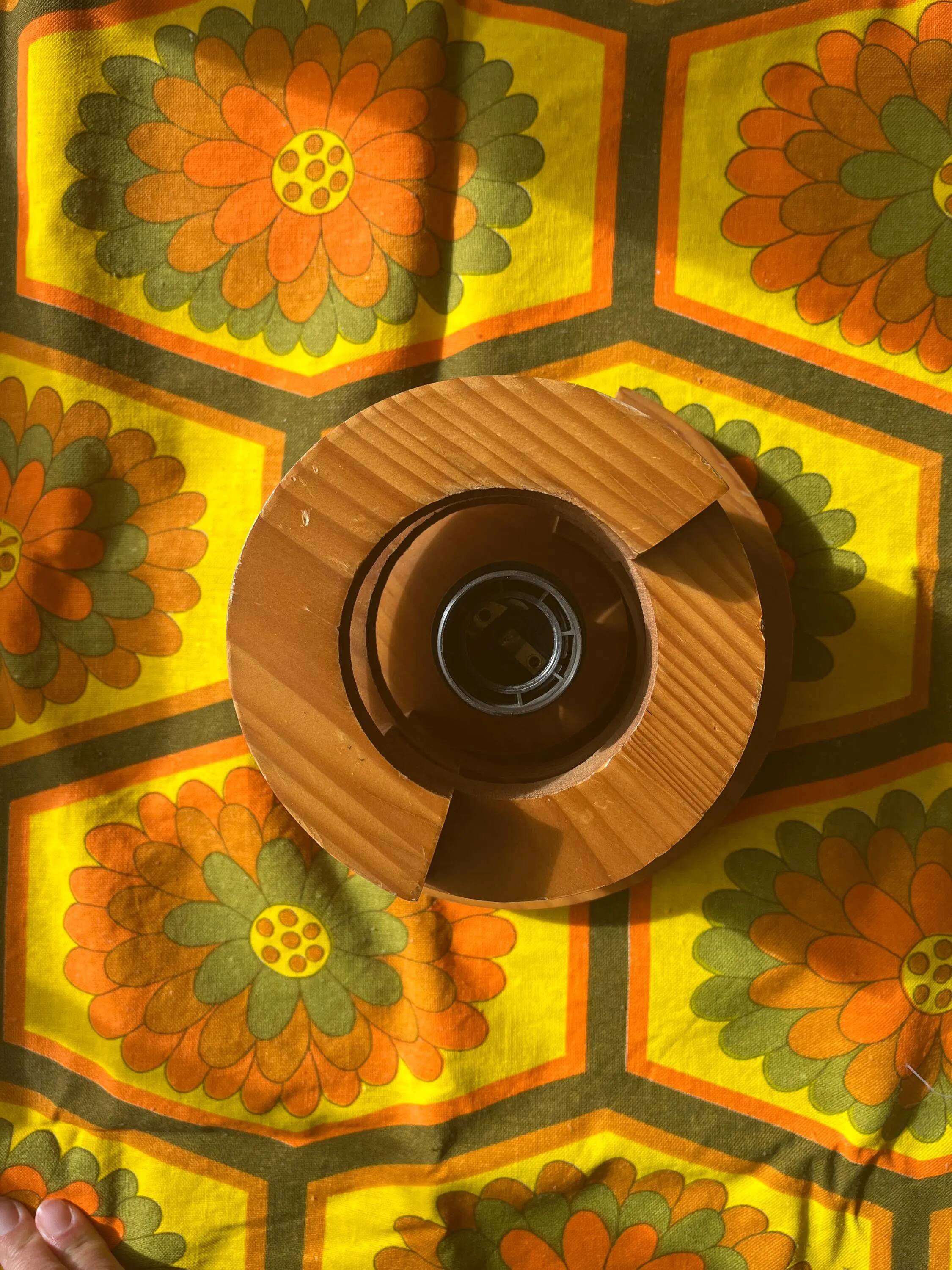 Round pine wall light, 1970