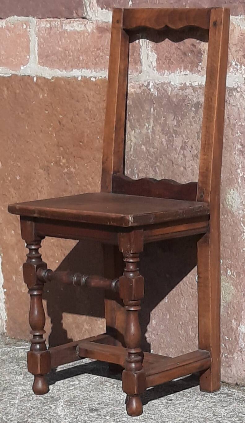 Lorraine chair. (Solid wood, 19th century)
