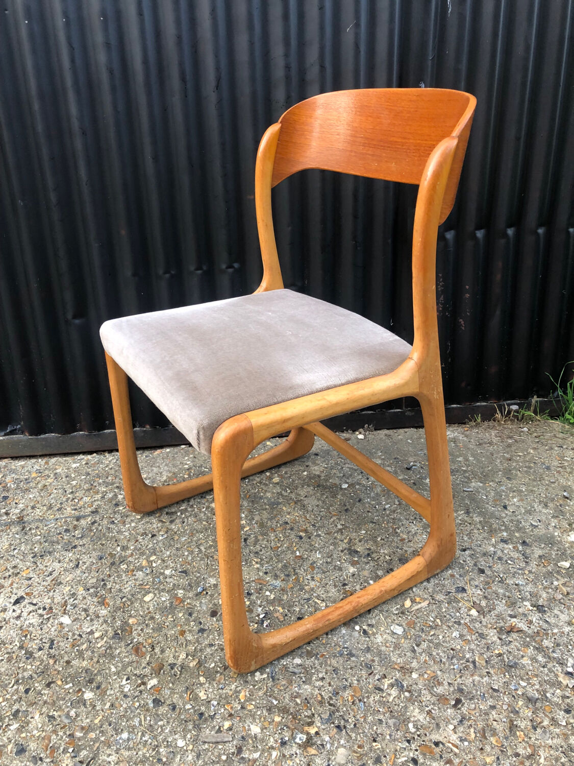 Baumann sled chair