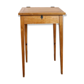 High-on-foot desk