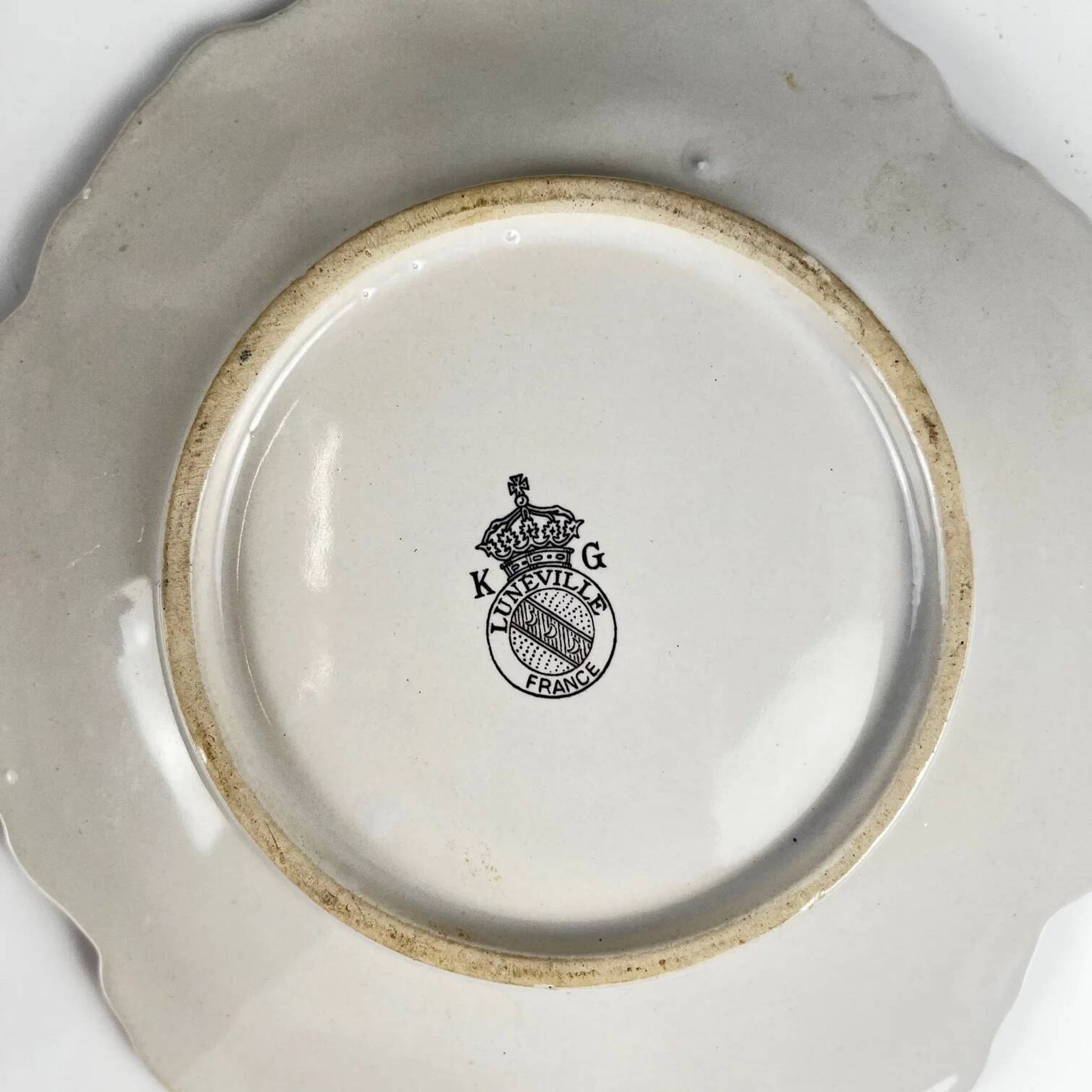 Set of 2 leaf-shaped bowls, Réverbère model by KG Lunéville, tulip and rose pattern.